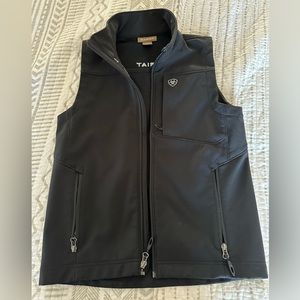 Boys Ariat Black Vest. Medium 10/12. Great condition.